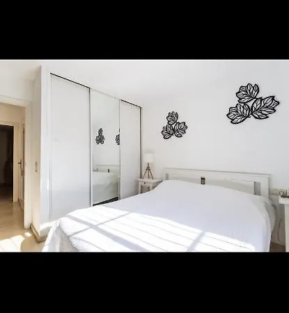 Apartment Seaside Serenity: 2br Getaway