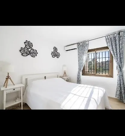Apartment Seaside Serenity: 2br Getaway *